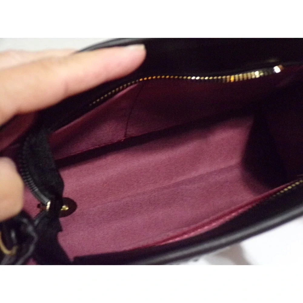 Black Handbag Shoulder Crossbody w/Makeup Bag & CC Holder Croc Like Texture